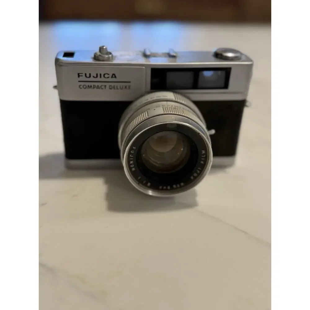 Fujifilm Fujica Compact Deluxe 35mm Rangefinder Camera f1.8 4.5cm Lens UNTESTED